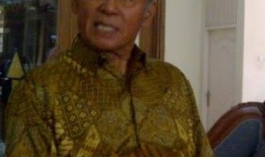 Tokoh Pendidikan Riau Soemardhi Thaher Wafat, Gubri Sampaikan Dukacita