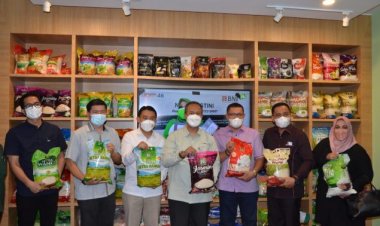 Bahas Distribusi Bahan Pokok Makanan, Komisi II DPRD Provinsi Riau Kunjungan Observasi ke PT Food Station Tjipinang Jaya