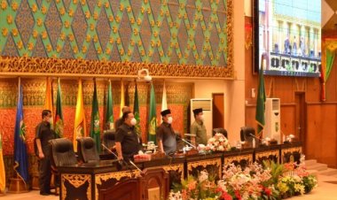 Bahas Ranperda Tata Kelola BUMD dan Penyelenggaraan Perpustakaan, DPRD Provinsi Riau Gelar Rapat Paripurna