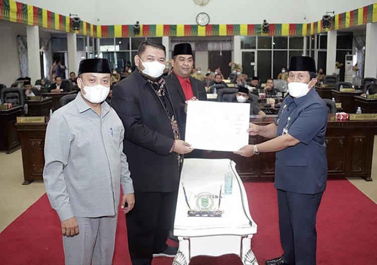 DPRD Rohul Setujui Tiga Ranperda Menjadi Perda
