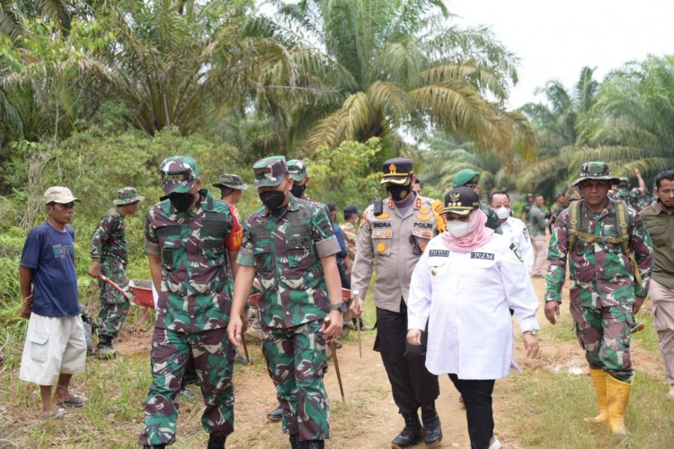 Bupati Kasmarni Tegaskan TMMD Kodim 0303 Bengkalis Seirama dengan Tekad Pemda