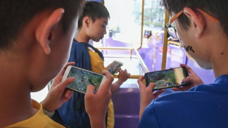 Bermain Online Game, Baik Atau Buruk Untuk Remaja?