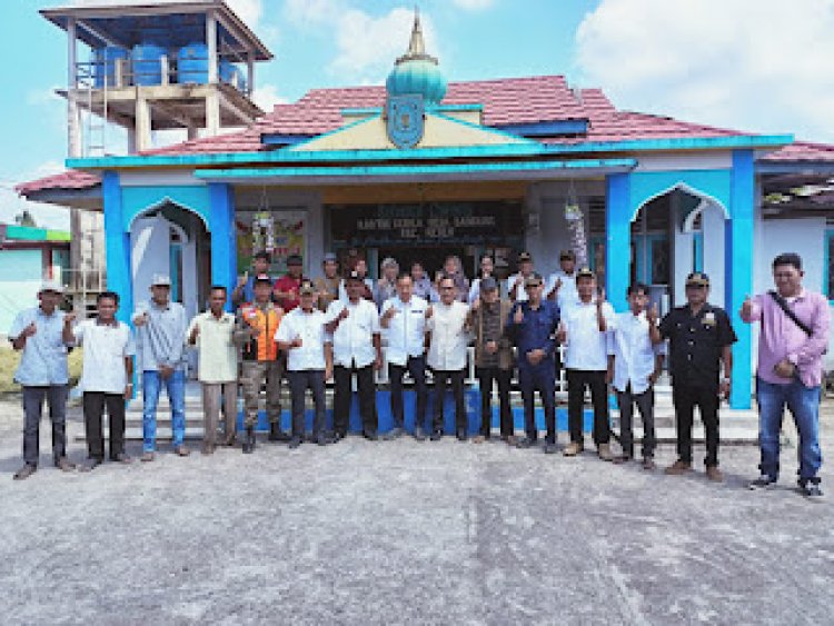 Kunker ke Desa Sanglar, Ketua DPRD Inhil Tampung Aspirasi Masyarakat 