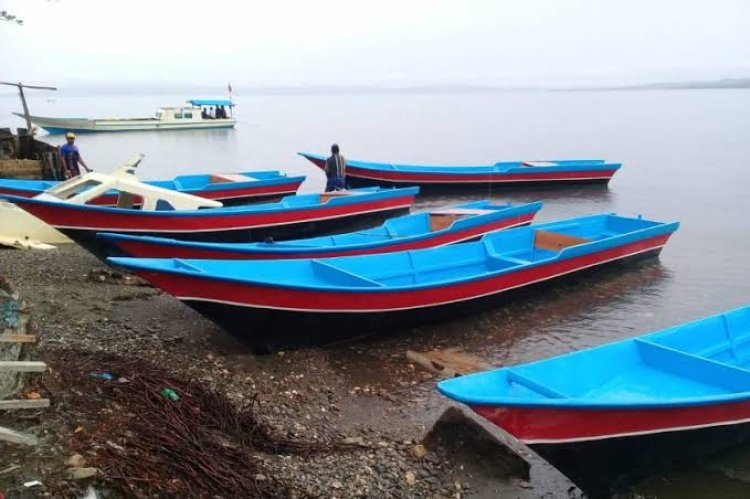 Pemprov Riau Bantu 22 Kapal Katinting untuk 6 Kelompok Nelayan