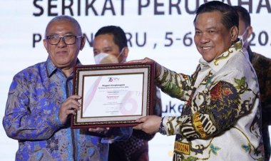 Gubri Syamsuar Dinobatkan Sebagai Pemimpin Terpopuler Media Arus Utama Tahun 2022