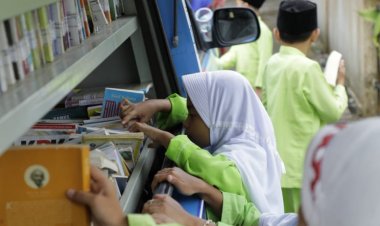 Bujang Kampung Merempan Hulu, Perpustakaan Keliling Diserbu Pelajar