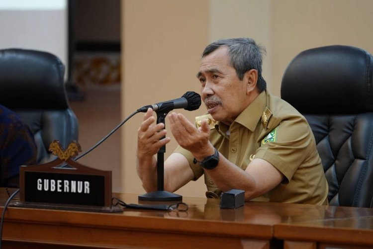 Gubernur Riau Minta Menpan RB Naikkan Status Guru Honor Jadi PPPK
