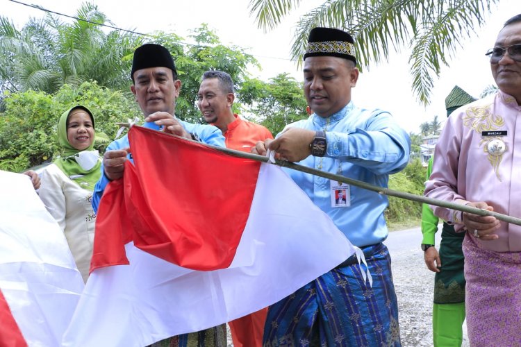 Semarakkan HUT RI ke-77, Pemko Pekanbaru Sebar 10 Ribu Bendera Merah Putih ke Masyarakat