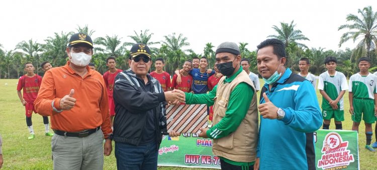 Bupati Rohul Buka Turnamen Bola U15 di Tapung Jaya