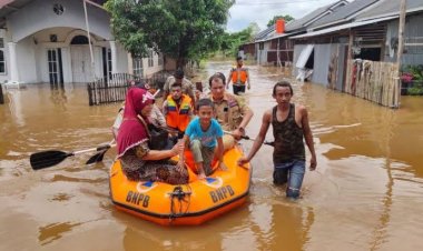 Banjir Perlahan Surut, BPBD Pekanbaru Tetap Siagakan Perahu Karet