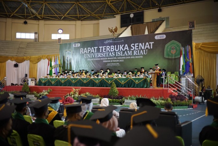 2.311 Lulusan UIR Diwisuda Secara Offline Dibagi Dua Gelombang, Optimis Tahun Depan Prosesi Wisuda Kembali Normal