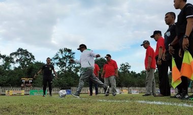Ketua Komisi II DPRD Kampar Buka Turnamen Sepak Bola Darussalam Cup l