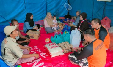 Kwarda Riau Salurkan Bantuan untuk Korban Longsor dan Kebakaran