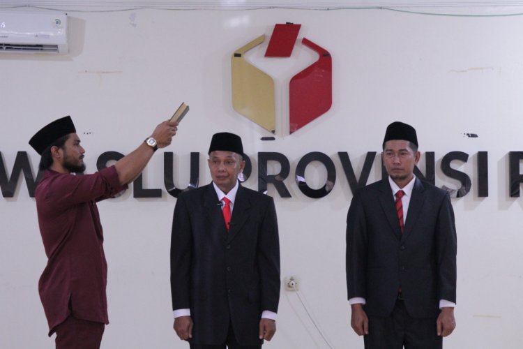 Ketua Bawaslu RI Lantik PAW Bawaslu Riau dan PAW Bawaslu Pelalawan