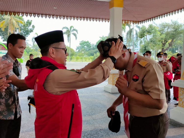 Gubernur Lepas Kontingen Kwarda Riau Ikuti Kemah Bela Negara Nasional