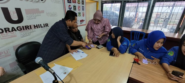 KPU Riau Berikan Pembekalan Pemilu Kepada Siswa Magang di KPU Inhil
