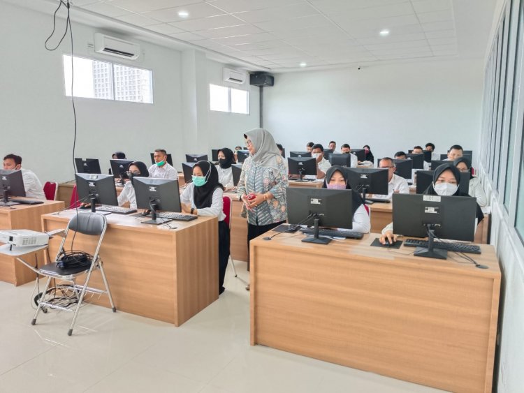 751 Calon PPS Pekanbaru Ikuti Tes CAT di Laboratorium Komputer UMRI