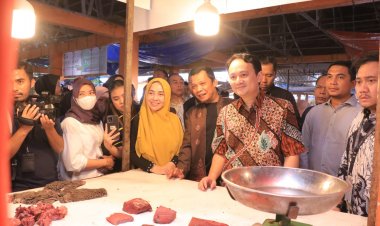 Pj Walikota Pekanbaru dan Wamendag Pantau Sembako, Pastikan Stok dan Harga Terkendali