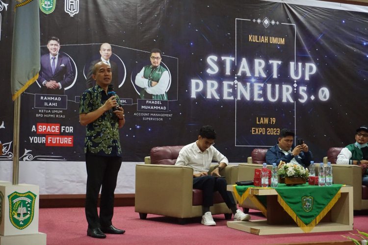 Wakil Rektor III UIR Paparkan Entrepreneurship dalam Perspektif Hukum di Law Expo'19 2023