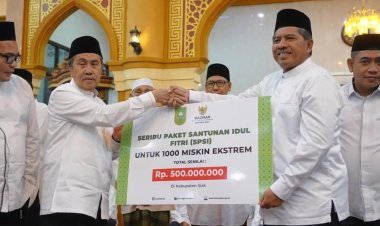 Alfedri Apresiasi Paket Bantuan Idul Fitri Gubri untuk Warga Miskin Ekstrem Siak