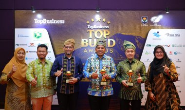 Bupati Siak Raih Penghargaan Top Pembina BUMD 2023