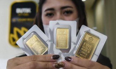 Sepekan Jelang Lebaran Harga Emas Malah Turun