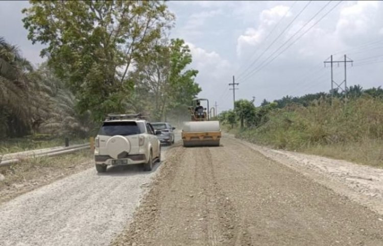 Jalan Provinsi di Kampar dan Kuansing Mulai Diperbaiki Jelang Mudik Lebaran 2023