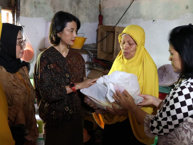 IKBI PTPN V Salurkan Lima Ton Paket Sembako Ramadan ke Masyarakat Pinggiran