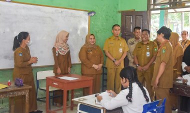 Bupati Bengkalis Tinjau Asessment Sumatif SD dan SMP,  Berharap Kelulusan 100 Persen