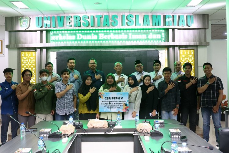 PTPN V Salurkan Ratusan Juta Beasiswa Kepada Pelajar dan Mahasiswa Riau
