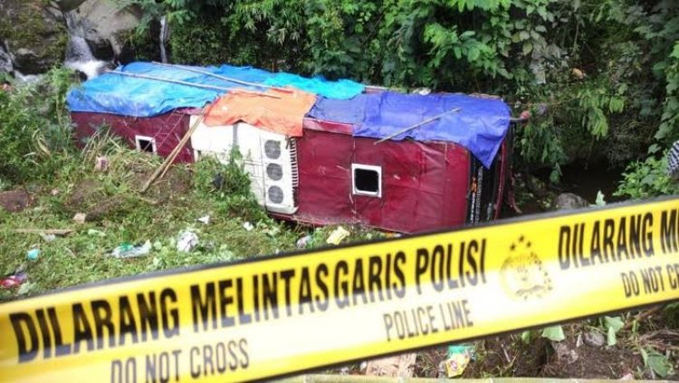 Fakta-fakta Kecelakaan Bus Masuk Sungai di Guci Tegal