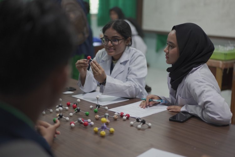 UIR Bersama UTP Malaysia Kolaborasi Dalam Program Chemistry Explorace Tentative