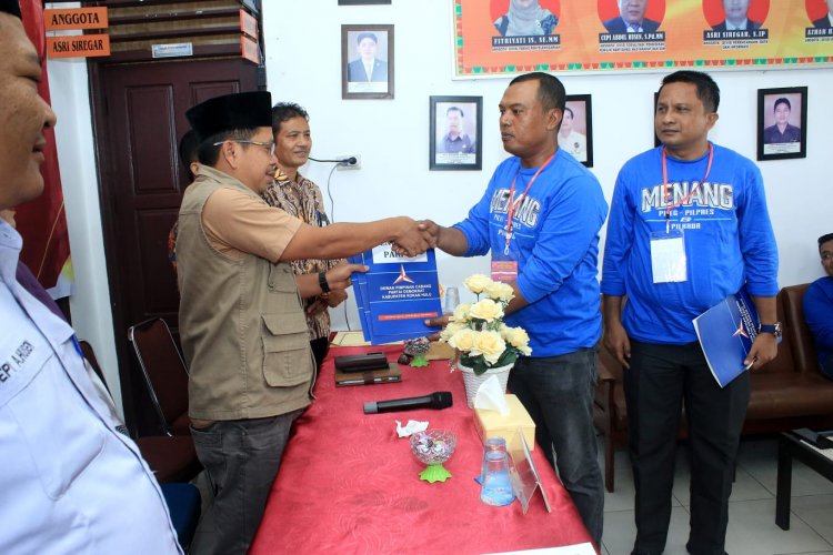 Ketua DPC Demokrat Rohul Daftarkan 45 Berkas BCAD ke KPU