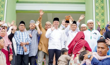 Afrizal Sintong Lepas Keberangkatan 283 Calon Jamaah Haji Rohil