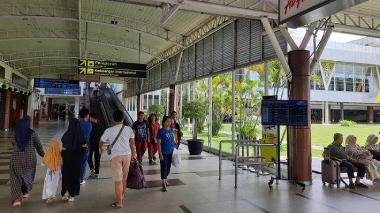 Bandara SSK II Pekanbaru Perbolehkan Penumpangnya Tak Pakai Masker