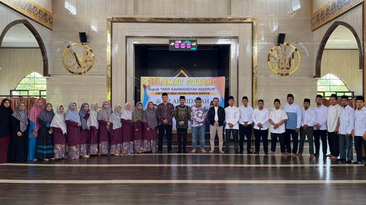 Staf Khusus Wakil Presiden Kunjungi SIT Al Hidayah Sungai Pakning