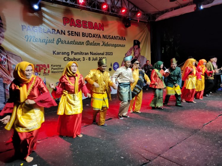 Meriah! Drama Musikal Bujang Telajak dan Randai dari Riau 'Goyang' KPN 2023