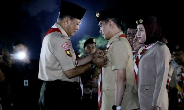 Masykur Tarmizi Terima Lencana Darma Bakti Dari Ketua Kwarnas Gerakan Pramuka