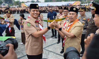 Forkopimda Riau Terbangkan Pesawat Chuck Glider Hasil Karya Saka Dirgantara