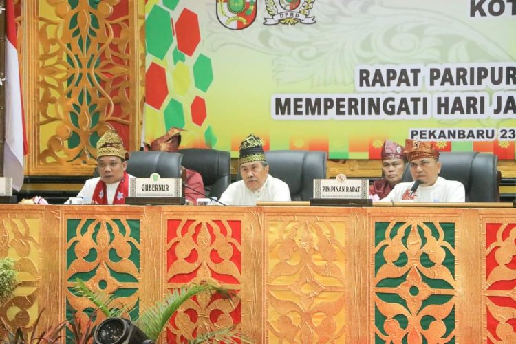 Paripurna Hari Jadi Pekanbaru ke-239, Sabarudi: Tambah Kompak dengan DPRD, Realisasikan Program!