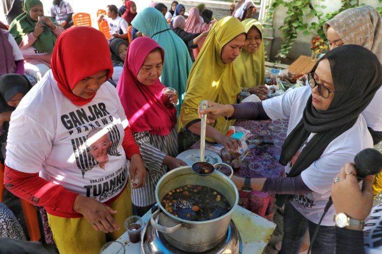 Mak Ganjar Riau Gelar Pelatihan Pembuatan Jamu Tradisional di Pekanbaru