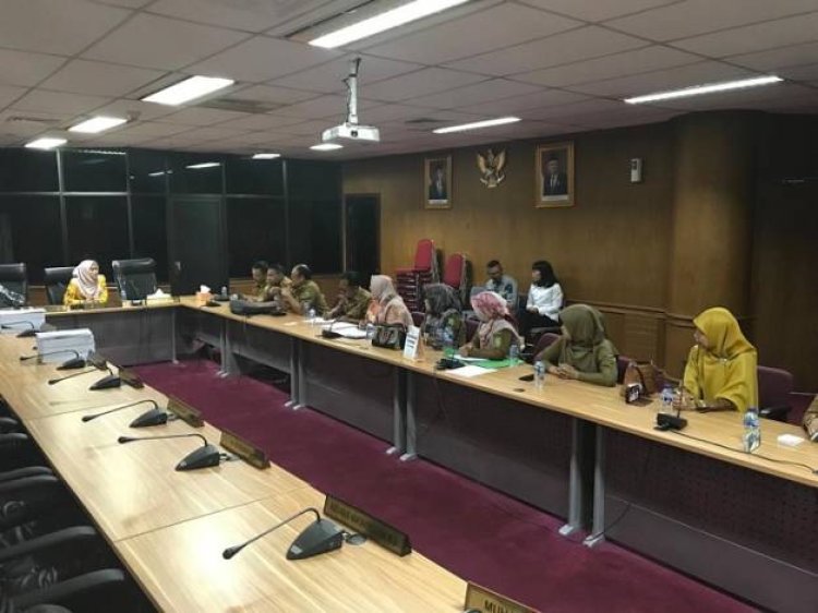 Diminta Kembalikan Uang Rp23 Juta, 44 Guru Ngadu ke DPRD Riau