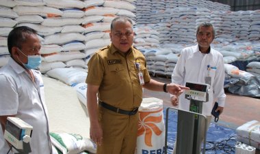 Bulog Pastikan Stok Beras Riau Aman untuk Lima Bulan