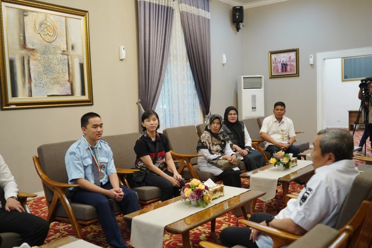 Vannes Wijaya Raih Medali Perak di International Olympiad in Informatics, Gubri Syamsuar Merasa Bangga