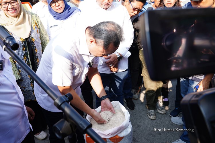 Mendag Zulkifli Hasan Pastikan Pasokan Beras Cukup, Tugaskan Perum Bulog Jaga Stabilitas