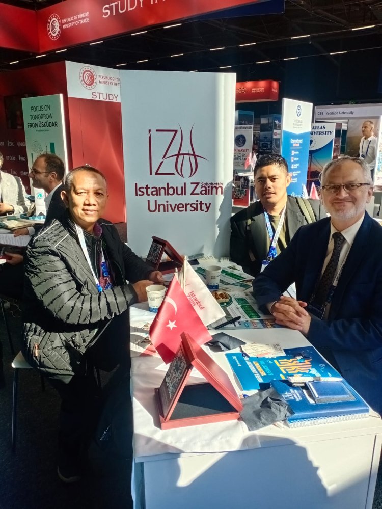 Perdana, UIR Hadir di European Association for International Education Conference 2023