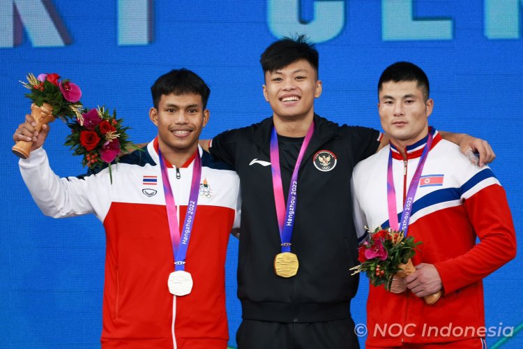 Lifter Indonesia Rahmat Erwin Abdullah Raih Medali Emas Kelima Indonesia di Ajang Asian Games 2022 Hangzhou