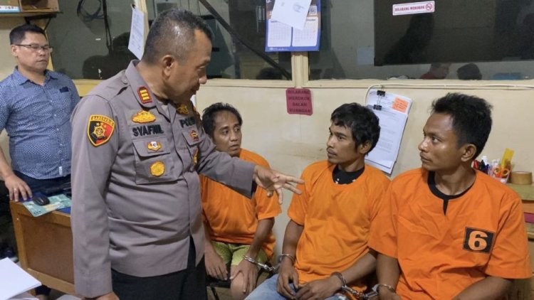 Tiga Orang Ini Nekat Maling Kusen dan Jendela Bekas Kantor Kejati Riau
