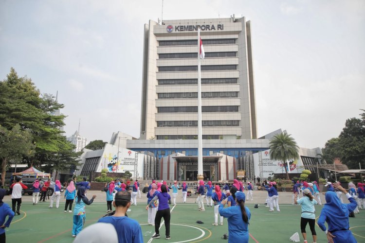 Motivasi Masyarakat untuk Berolahraga, Kemenpora Gelar Senam Jumat Krida