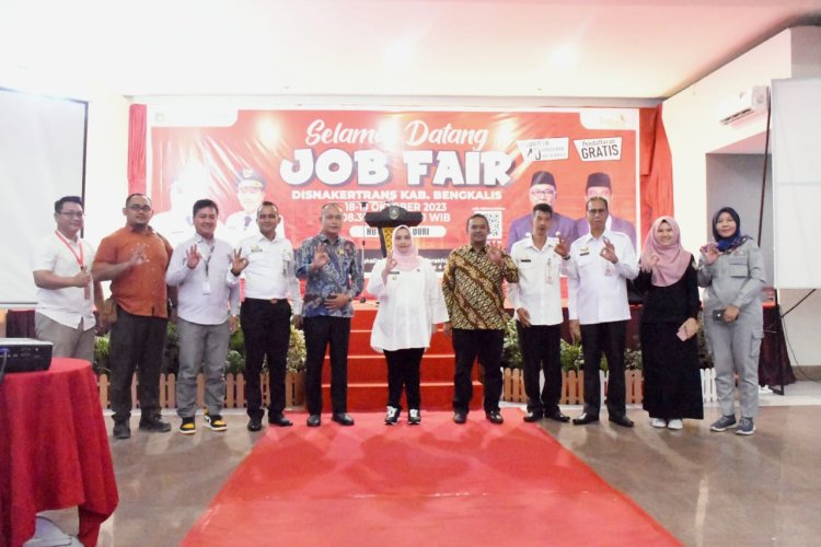 Kasmarni Ingin Tenaga Kerja Lokal Hidup Maju dan Sejahtera, Bursa Kerja Dibuka Serap 1000 Lebih Tenaga Kerja